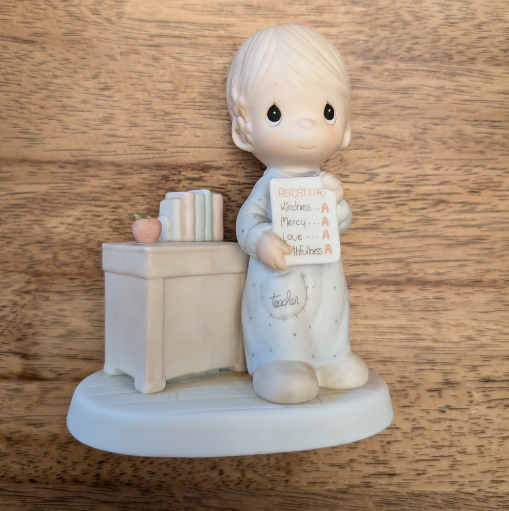 Vintage 1984 Precious Moments "Love Never Fails"